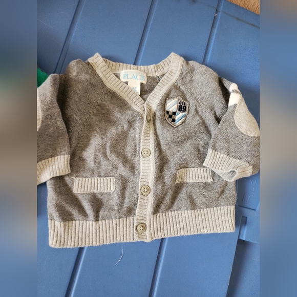 Kid sweaters (🌵FOR BUNDLES ONLY) - Picture 3 of 5